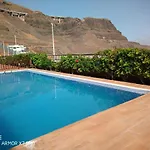 Facing The Ocean Апартаменты *