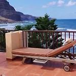 Facing The Ocean Апартаменты *