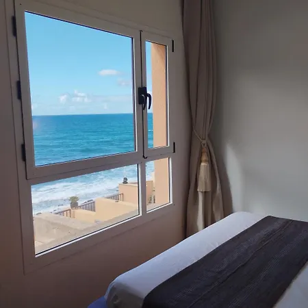 Facing The Ocean *