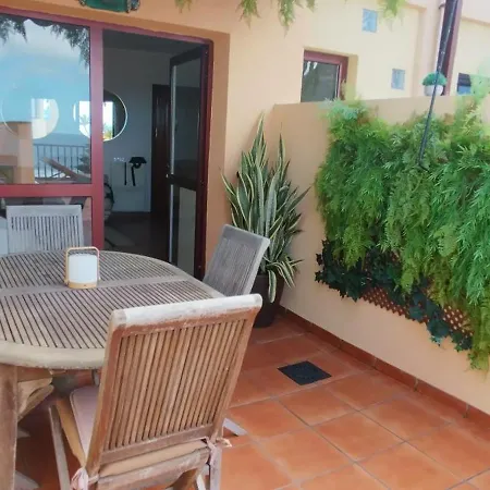 Facing The Ocean Apartment *