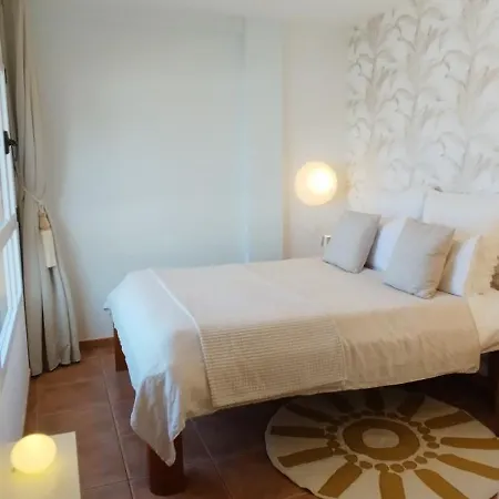 Apartment Facing The Ocean
